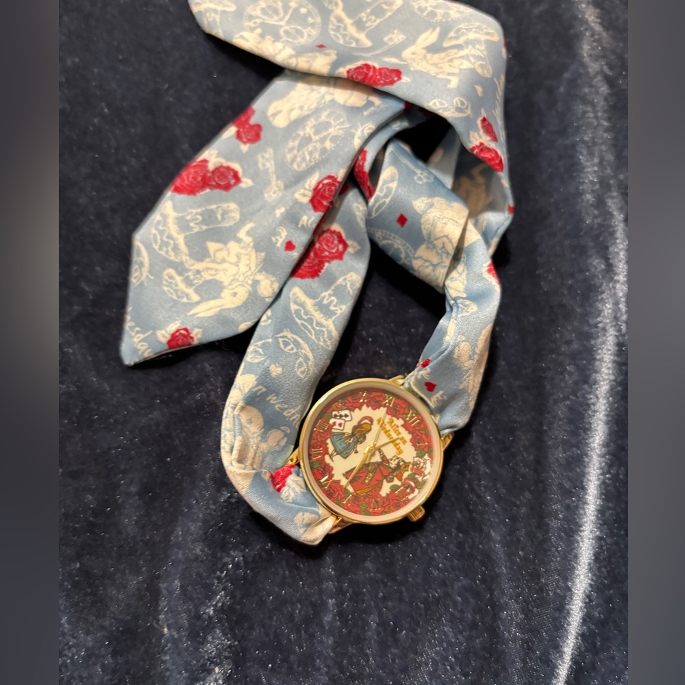 Alice on Wednesday Japan Lolita Alice in Wonderland Watch Kawaii Xmas gift - Picture 2 of 6